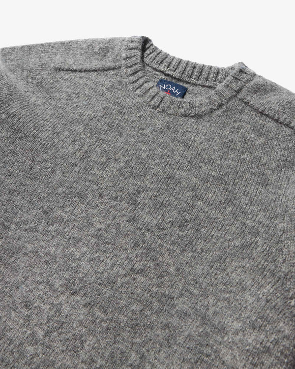 Noah - Classic Shetland Sweater - Detail